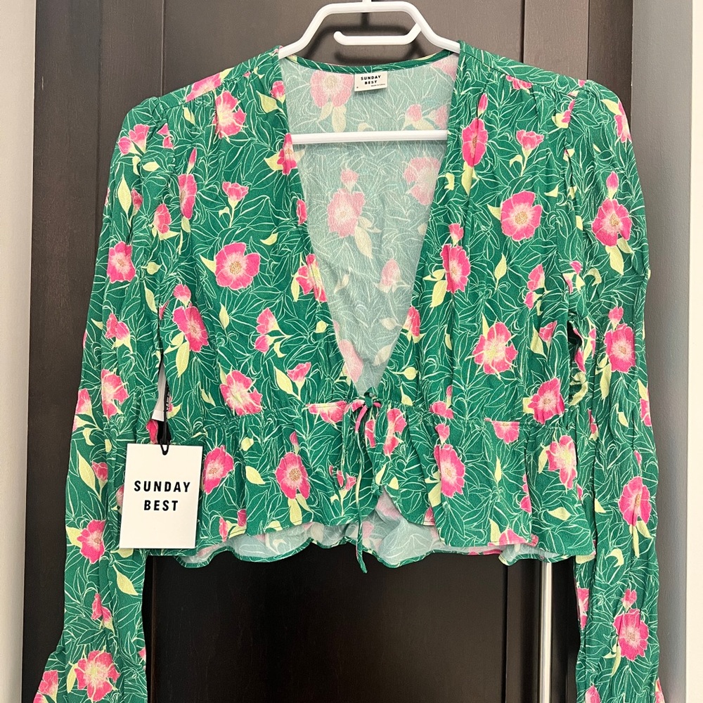 Aritzia New Cropped top- BRAND NEW